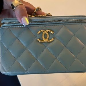 NEW Chanel Small Vanity Case with Chain